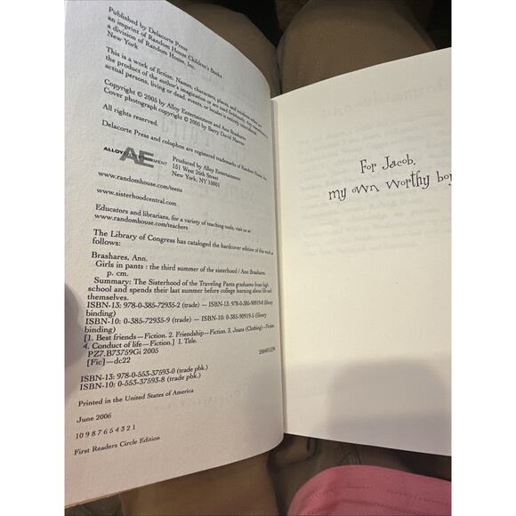 Sisterhood Of The Traveling Pants Books 1 And 2 Paperback Forever In Blue - Picture 8 of 8